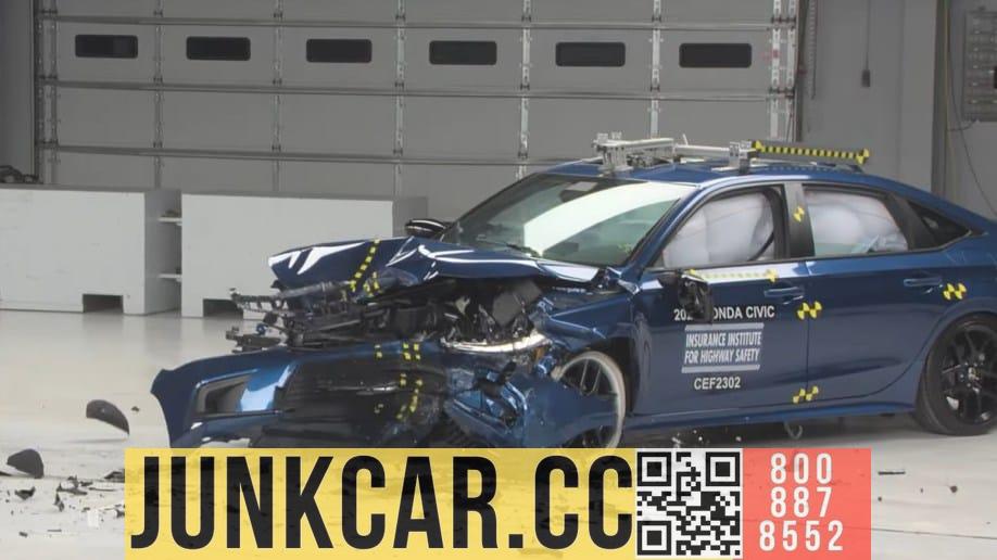 Insurance Institute for Highway Safety conducts crash test of 2023 Honda Civic